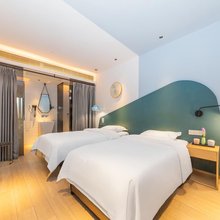 九筑创意酒店(福州三坊七巷南门兜地铁站店)