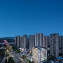 光年设计师酒店(重庆合川高铁站区政府店)