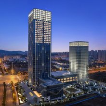 荆门皇冠假日酒店