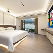 艾米智能江景酒店(鼎盛国际河东万达广场店)