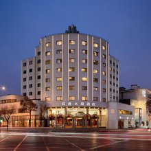 双鹿大厦酒店(天津南京路海光寺店)