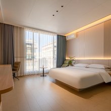 1+1 one plus one酒店(曲靖火车站店)