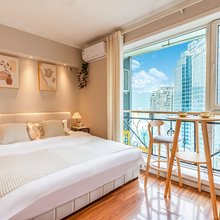 简奕美然Serene·高空江景套房美宿 (解放碑步行街洪崖洞店)
