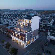 米可酒店(文化广场景观桥店)