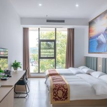 威远黄小五酒店