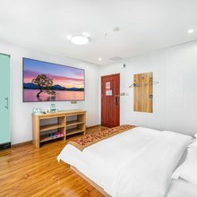 金福悦民宿(武汉理工大学南湖校区文治街地铁站店)