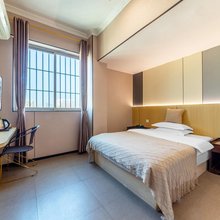 佛山龙悦美宿(美的全球创新中心店)