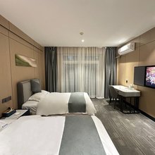 泰茏居度假酒店(三亚湾海月广场外贸路美食街店)