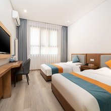 皇廷温泉酒店(西安大明宫万达市第三医院地铁站店)