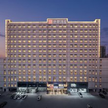 仟那酒店(郑州高新区轻工业大学地铁站店)