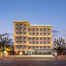 北京后海南锣鼓巷地铁站亚朵酒店