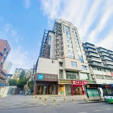 汉庭酒店(武汉梦时代街道口地铁站店)