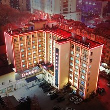 青麦酒店(绿地国际金融城湖北大学地铁站店)