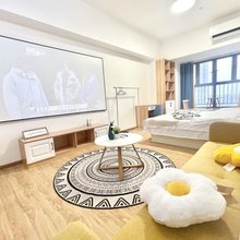 喜梵月半民宿(光华公园地铁站店)