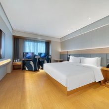 易趣电竞酒店(长兴南站店)