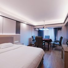珠海金色夏湾酒店(拱北口岸富华里店)