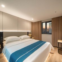 铂朗廷酒店(李家村建筑科技大学地铁站万达广场店)