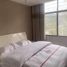西西民宿(湖北民族大学店)