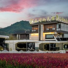 芒市花间栖·太空舱·花海湖景民宿(傣族古镇勐焕大金塔店)