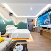 汐月澜庭酒店(普宁广场万泰汇店)