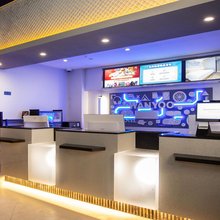 网鱼电竞酒店(上海中山北路镇坪路地铁站店)