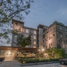 春秋舍设计师酒店(西安唐都医院半坡地铁站店)