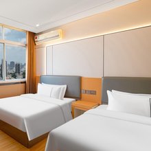 美心酒店(济宁任城区太白商业广场沃尔玛店)