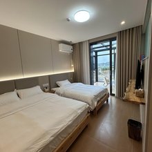 庐山溪岸小舍