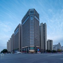 希莱国际酒店(中环城繁华大道地铁站店)