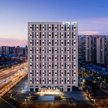Hotel MoMc蔓兰酒店(太原晋阳湖店)