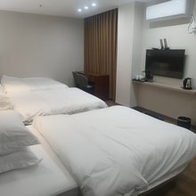河堤公寓