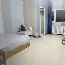 哈密向往旅店(新民四路博丰家居广场店)