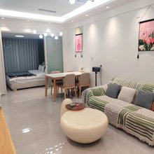 慧云山居民宿(林芝工布天街店)