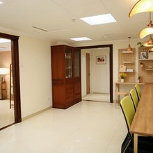 三只猫青年旅舍(深圳黄贝岭地铁站店)