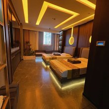 足尚公寓(衡水火车站万达广场店)