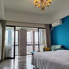 泉季自助落地窗民宿(富临广场店)