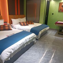 遵义琼宇酒店(鸭溪镇子尹广场店)