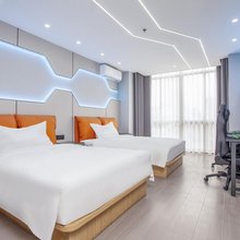 扬州曼电竞民宿(邗江万达广场店)