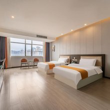兴义栖谷泊客湾酒店(兴义商城梦乐城店)