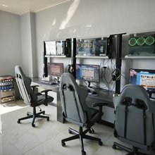 万荣极客电竞公寓