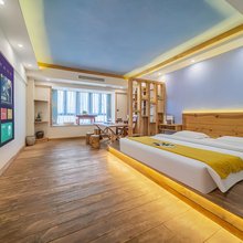 七七家影院民宿(大学城轻轨站店)