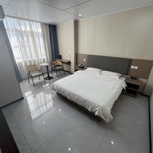 禧湘满酒店(南宁伶俐镇弗迪电池店)