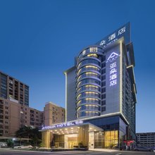 惠州惠阳站万联广场亚朵酒店