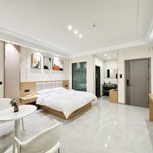 陆良肆方酒店