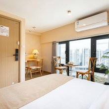 非与·设计师民宿(重庆企业天地化龙桥地铁站店)