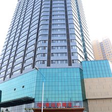 维也纳酒店(莱州汽车站朗湖国际广场店)