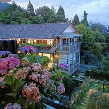 FloView·阅山花屿观景度假民宿(丽江古城大水车店)