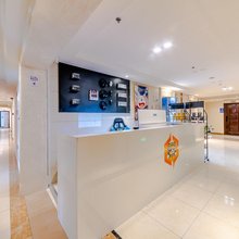 加菲电竞民宿(青岛重庆南路店)