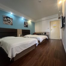 华丽时尚宾馆(岳阳高铁东站店)