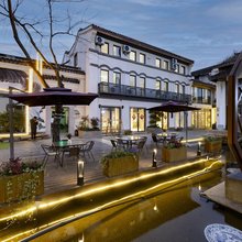 半糖酒店(西塘古镇景区花巷店)